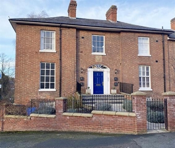 2 Bedroom Apartment For Sale In Priory Road, Shrewsbury