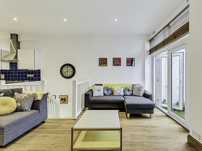 2 Bedroom Flat For Rent In Rye Apartments, London