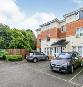 2 Bedroom Flat For Sale In Wakefield