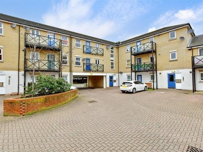 2 Bedroom Ground Floor Flat For Sale In Chadwell Heath, Romford