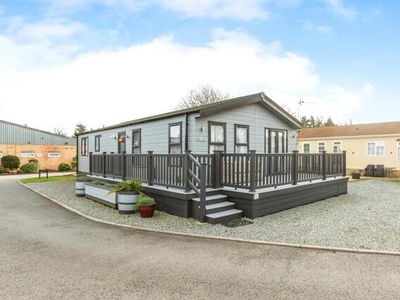 2 Bedroom Lodge For Sale In Cliffe Common