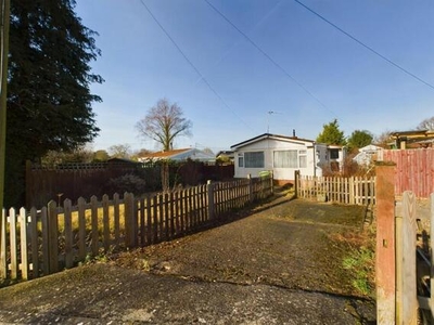 2 Bedroom Park Home For Sale In Tadworth, Surrey
