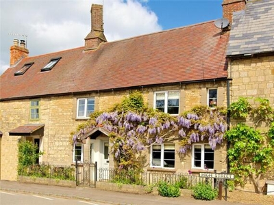 3 Bedroom Cottage For Sale In Brackley, Northamptonshire