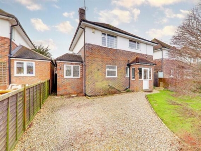 3 Bedroom Detached House For Sale In Thomas A Becket