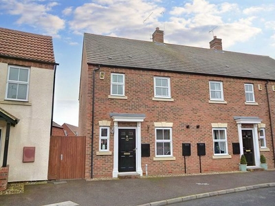 3 bedroom end of terrace house for sale Aylesbury, HP19 7AB