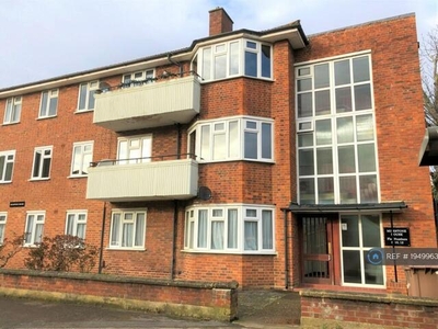 3 Bedroom Flat For Rent In Kingston Upon Thames