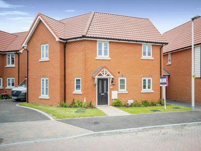 3 Bedroom Link Detached House For Sale In Rochester, Kent