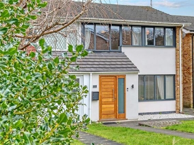 3 Bedroom Semi-detached House For Sale In Billericay, Essex