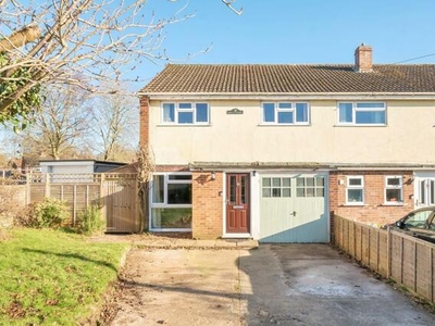 3 Bedroom Semi-detached House For Sale In Cold Ash