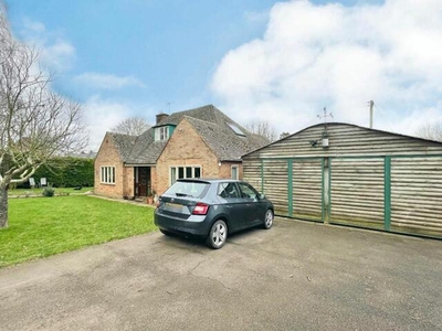 4 Bedroom Bungalow For Sale In Stratford-upon-avon, Warwickshire