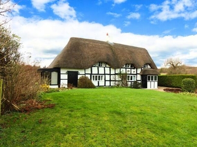 4 Bedroom Detached House For Sale In Pershore, Worcestershire