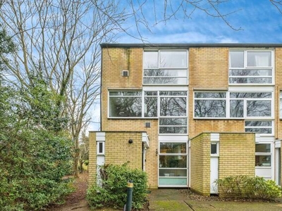 4 Bedroom End Of Terrace House For Sale In Byfleet, Surrey