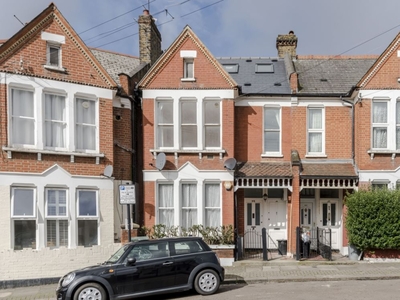 4 bedroom property for sale in Lynn Road, London, SW12