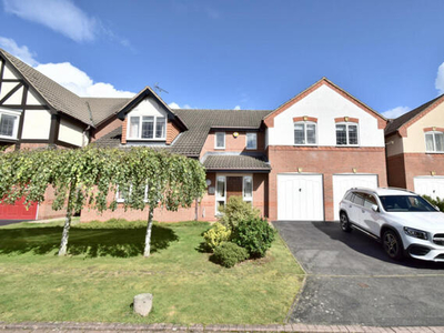 5 Bedroom Detached House For Sale In Heathley Park, Leicester