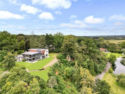 5 Bedroom Detached House For Sale In Ringwood, Hampshire
