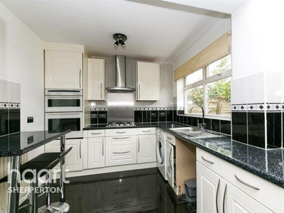 5 Bedroom Semi-detached House For Rent In Ashford