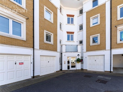1 bedroom flat for rent in Collingwood Court, The Strand, Brighton, BN2