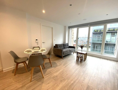 2 bedroom apartment for rent in Ariel House (The Boathouse), Clippers Quay, M50