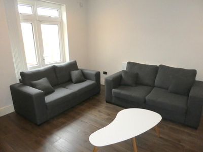 2 bedroom apartment for rent in Beresford Road, Victoria Park, M13