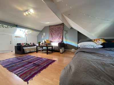 2 bedroom flat for rent in City Road, Roath, CF24