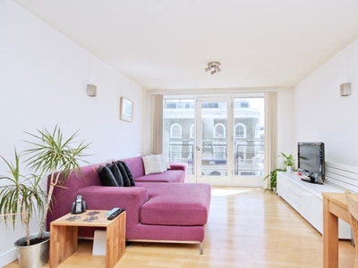 2 bedroom flat for rent in Clephane Road, London, N1