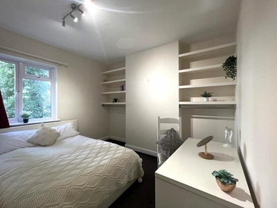 2 bedroom flat for rent in Elm Grove, Brighton, BN2