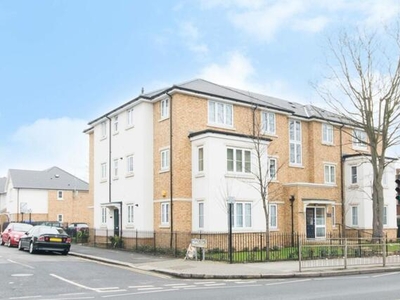 2 Bedroom Flat For Rent In Harrow Weald, Harrow