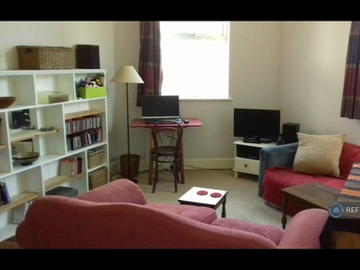 2 bedroom flat for rent in Lower Cheltenham Place, Bristol, BS6
