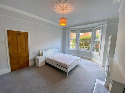 2 bedroom flat for rent in Sandringham Rd, South Gosforth, NE3