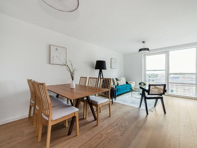 2 bedroom flat for rent in St. George Wharf, London, SW8
