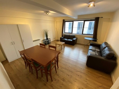 2 bedroom flat for rent in Tuscany House, 19 Dickinson Street, Manchester, M1