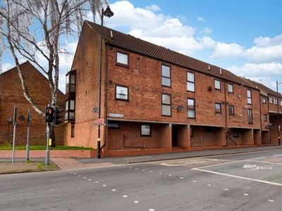 2 Bedroom Flat For Sale In Cottingham, East Riding Of Yorkshire