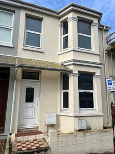 2 bedroom flat for rent in Welbeck Avenue, Plymouth, Devon, PL4