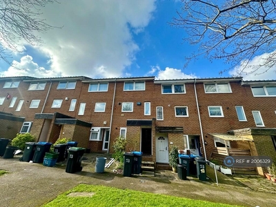 2 bedroom maisonette for rent in Chepstow Rise, Croydon, CR0