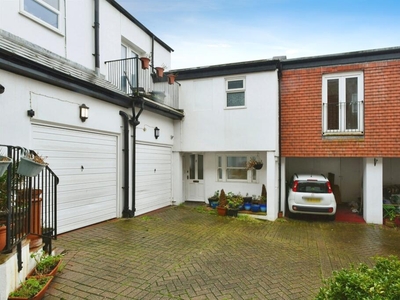 2 bedroom mews property for rent in Eastern Road, BRIGHTON, BN2