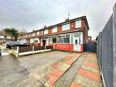 2 Bedroom Mews Property For Sale In Offerton, Stockport