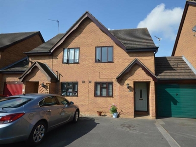 2 bedroom semi-detached house for rent in Borrowdale Close, Gamston, Nottingham, Nottinghamshire, NG2
