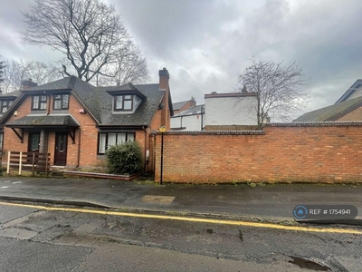 2 bedroom semi-detached house for rent in Elvetham Road, Birmingham, B15