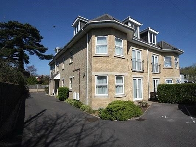 3 bedroom apartment for rent in Harvey Road, Bournemouth BH5