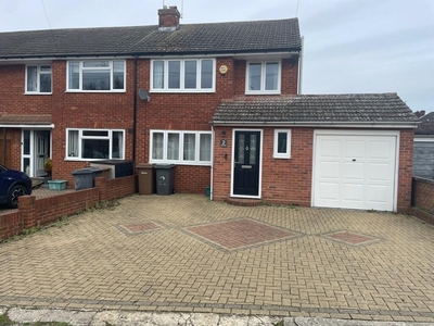 3 bedroom end of terrace house for rent in Rose Glen, Chelmsford, Essex, CM2