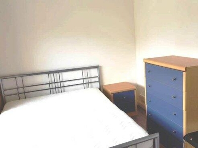 3 bedroom flat for rent in Beaconsfield Road, CT2