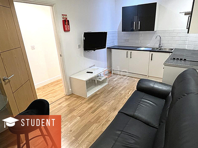 3 bedroom flat for rent in Conduit Street, Leicester, Leicestershire, LE2