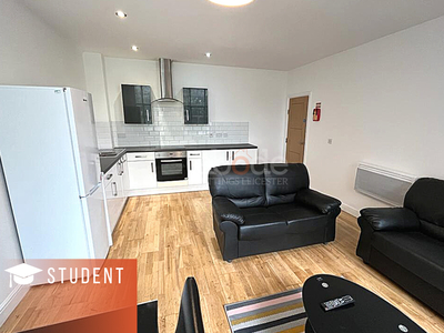3 bedroom flat for rent in Conduit Street, Leicester, Leicestershire, LE2