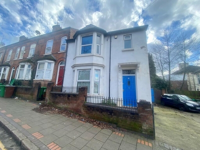 3 bedroom house for rent in Southey Street, Nottingham, NG7