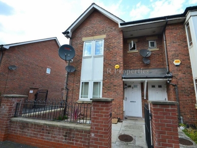 3 bedroom semi-detached house for rent in Bankwell St, Hulme, Manchester. M15 5LN, M15