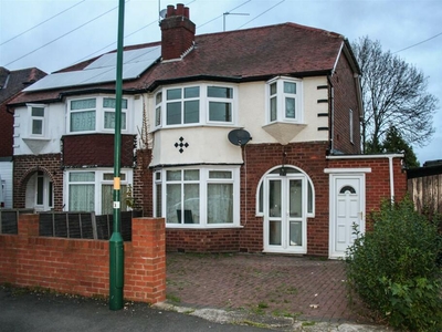 3 bedroom semi-detached house for rent in Bell Lane, Northfield, Birmingham, West Midlands, B31