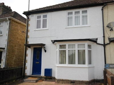 3 bedroom semi-detached house for rent in Green End Road, Cambridge, CB4