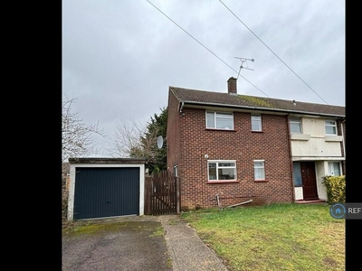3 bedroom semi-detached house for rent in Hilary Close, Chelmsford, CM1