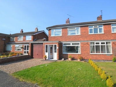 3 bedroom semi-detached house for rent in Ruskin Avenue, Syston, LE7