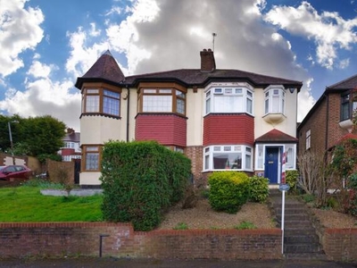 3 Bedroom Semi-detached House For Sale In Chingford